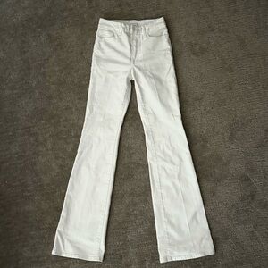 Good American flared jeans. Size 25 white